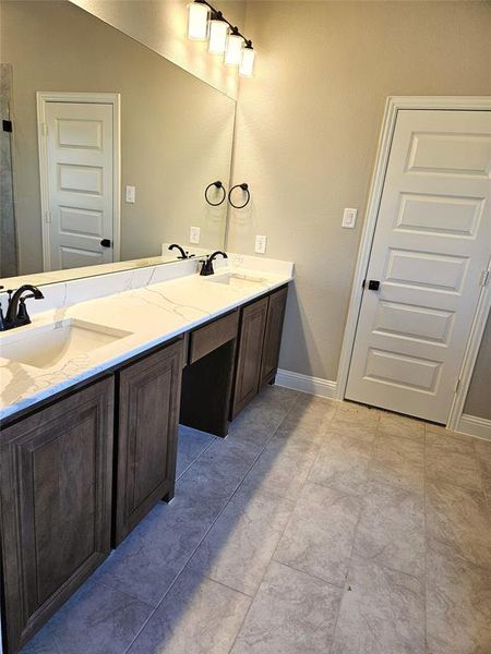 Furnished interior view inside a new home in , Van Alstyne (Image 9).