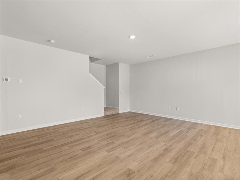 Spacious, unfurnished interior of a new home in Rolling Meadows, Jasper (Image 28).