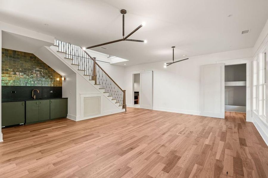 Spacious, unfurnished interior of a new home in , Clarkesville (Image 49).