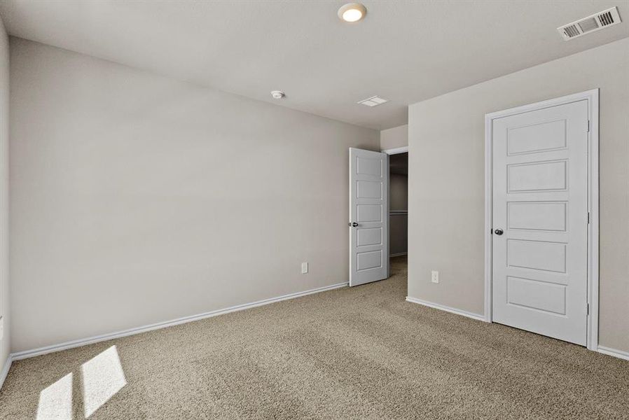 Spacious, unfurnished interior of a new home in , Fort Worth (Image 15).