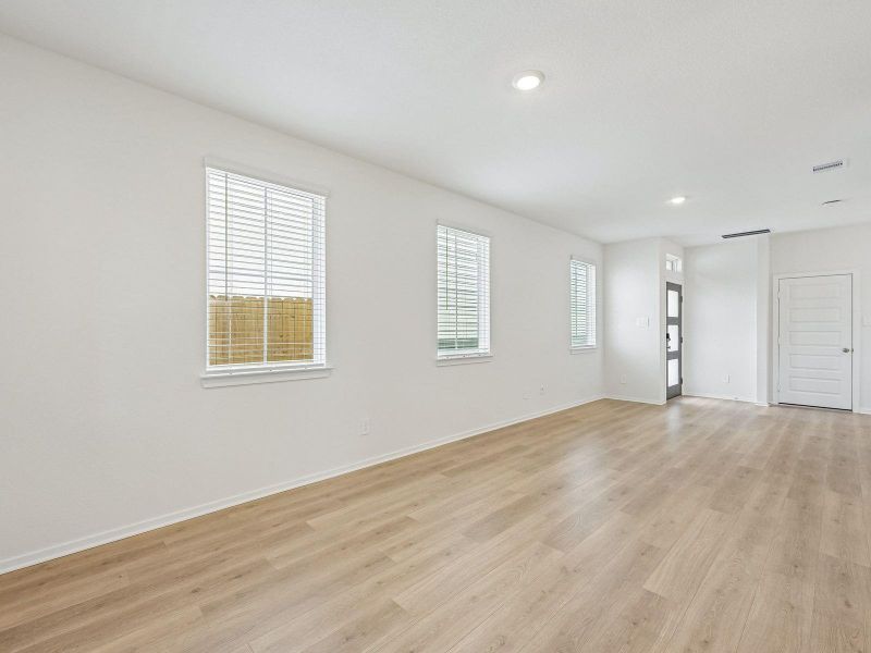Spacious, unfurnished interior of a new home in Pinewood Trails - City Series, Atascocita (Image 36).