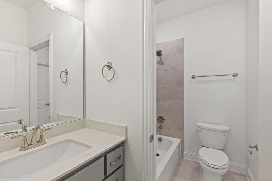 Furnished interior view inside a new home in Lake Breeze, Lavon (Image 18). Furnished interior view inside a new home in Lake Breeze, Lavon (Image 18).