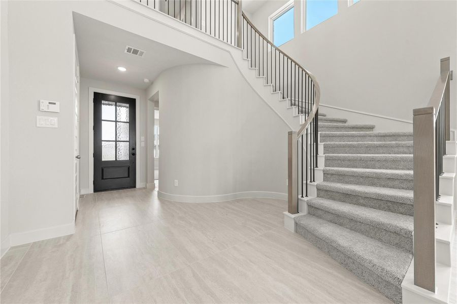 Representative image. Features, selections and colors may vary.