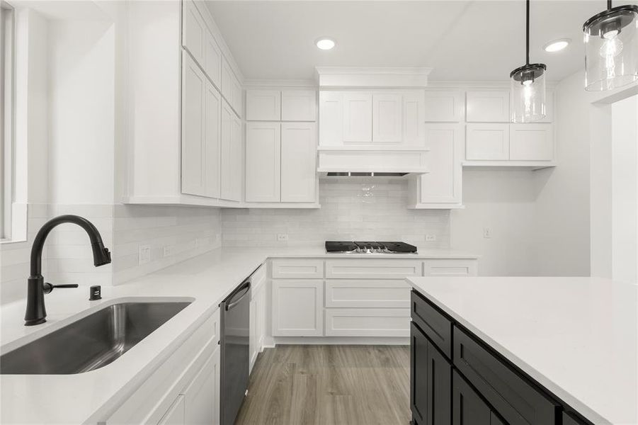 11. 8236 Caprock - Kitchen (4) 11. 8236 Caprock - Kitchen (4)