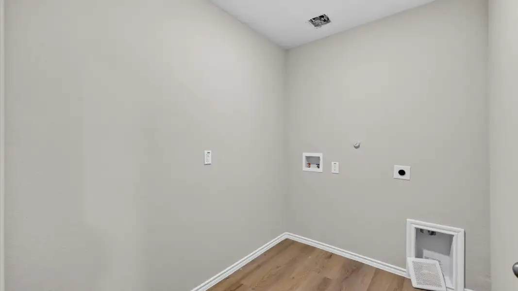Representative unfurnished interior of a home built from the Anderson by D.R. Horton in Somerset, Hillsboro (Image 28).