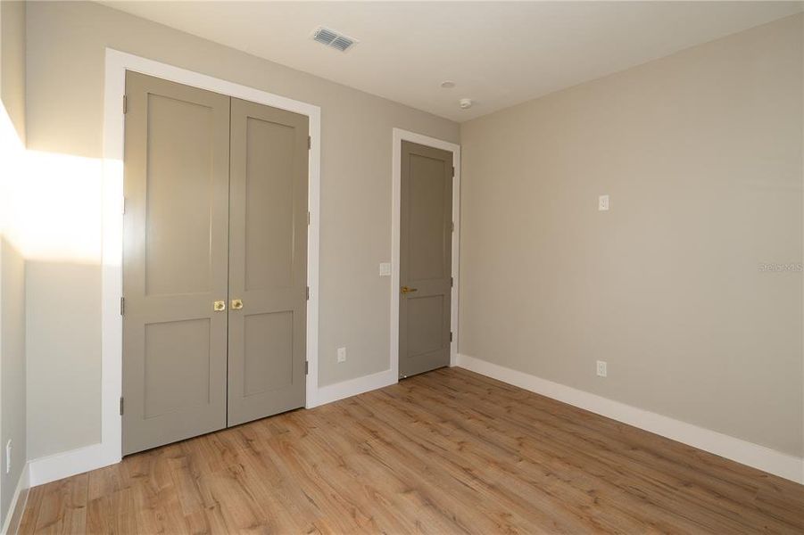 Spacious, unfurnished interior of a new home in , Tampa (Image 39).