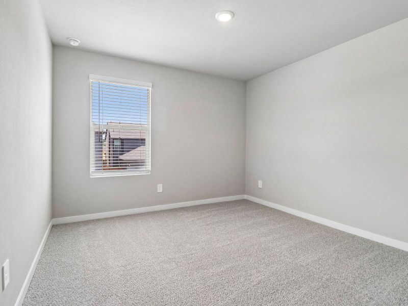 Spacious, unfurnished interior of a new home in Oak Ridge Park, Corinth (Image 17).