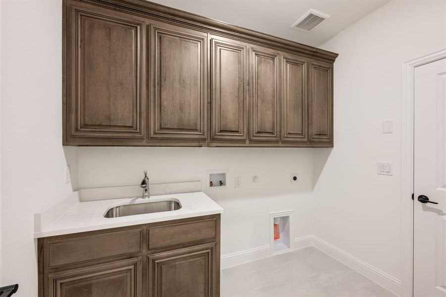 Furnished interior view inside a new home in Villages of Hurricane Creek, Anna (Image 18).