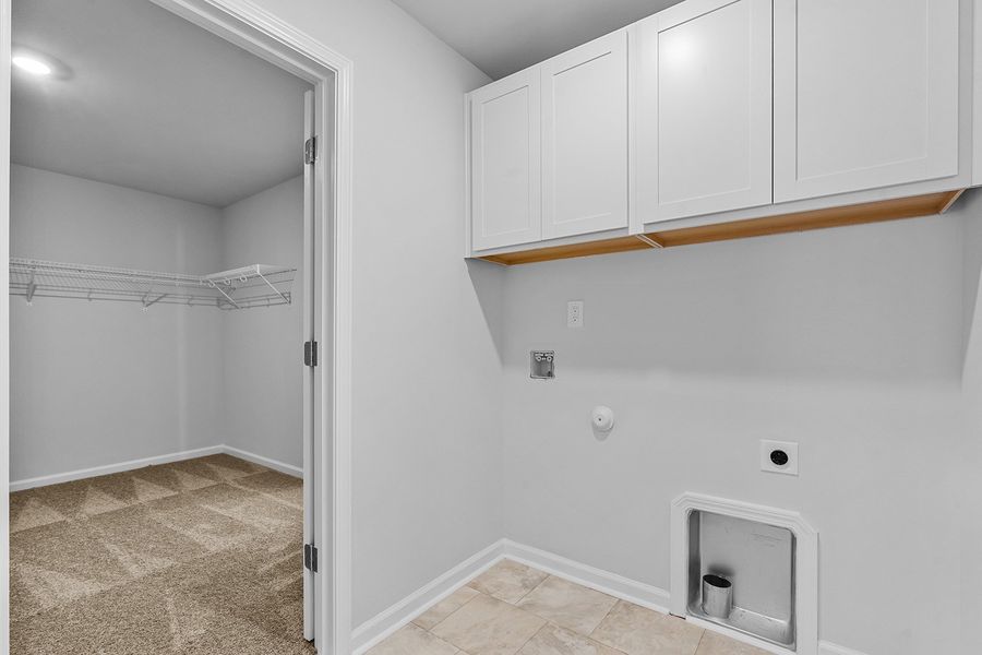 Spacious, unfurnished interior of a new home in Hanes Lake, Winston-Salem (Image 32).