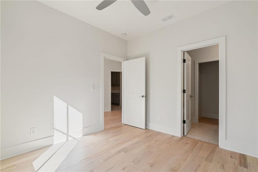 Spacious, unfurnished interior of a new home in , Alpharetta (Image 45).