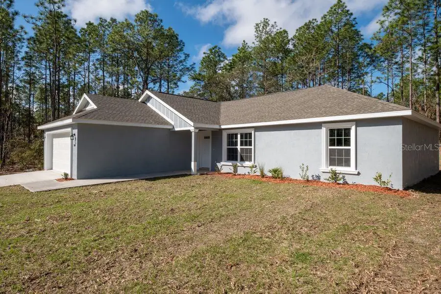 Exterior details and patio area of a home in , Citrus Springs (Image 24).