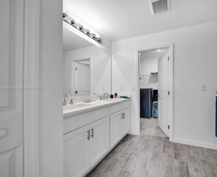 Furnished interior view inside a new home in , Cape Coral (Image 8).