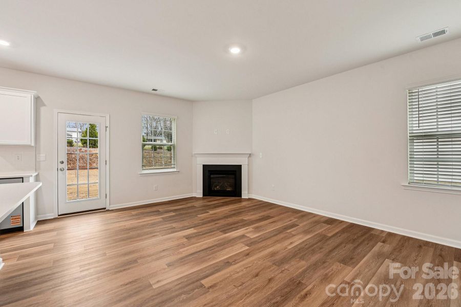 Spacious, unfurnished interior of a new home in Wallace Springs, Statesville (Image 22).