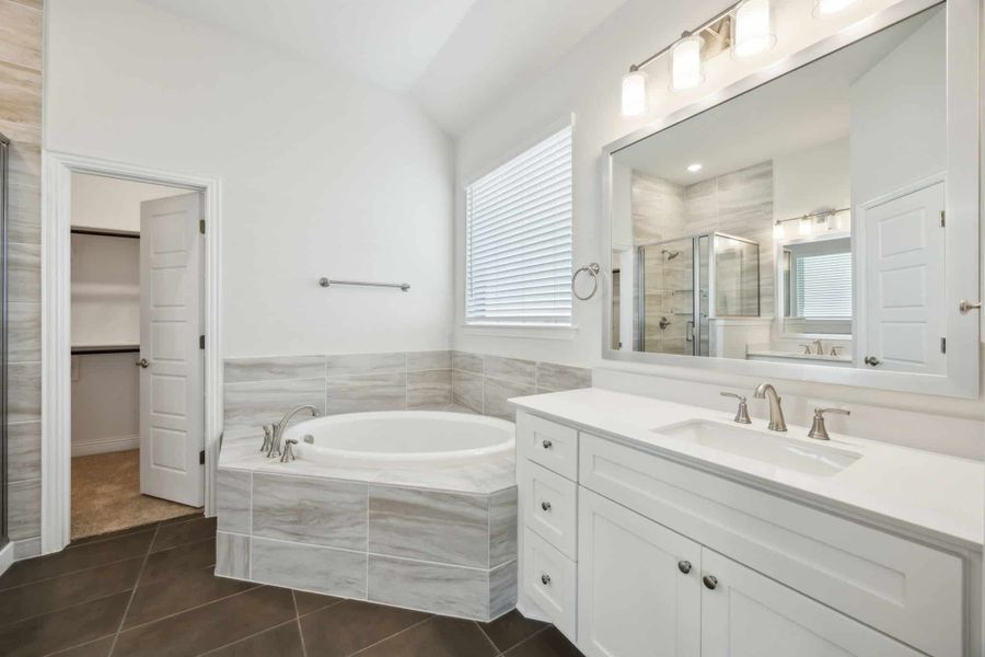 Furnished interior view inside a new home in Summer Crest, Fort Worth (Image 7). Furnished interior view inside a new home in Summer Crest, Fort Worth (Image 7).