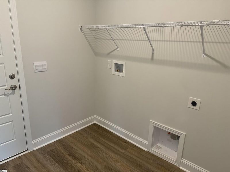 Spacious, unfurnished interior of a new home in Bracken Woods, Piedmont (Image 16). Spacious, unfurnished interior of a new home in Bracken Woods, Piedmont (Image 16).