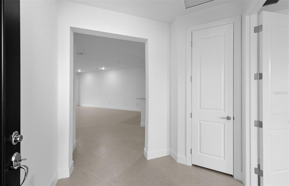 Spacious, unfurnished interior of a new home in Del Webb Catalina, Lakewood Ranch (Image 16). Spacious, unfurnished interior of a new home in Del Webb Catalina, Lakewood Ranch (Image 16).