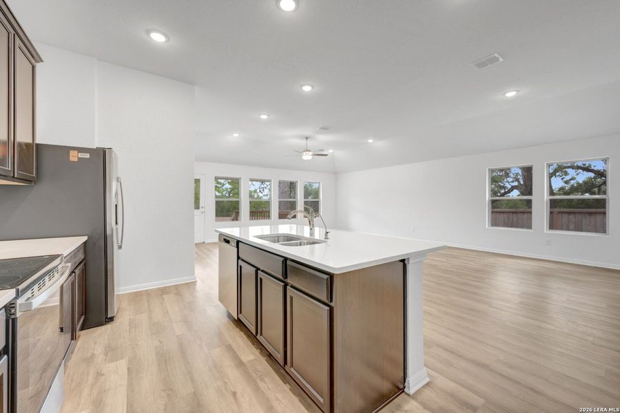 Furnished interior view inside a new home in Cinco Lakes, San Antonio (Image 10).