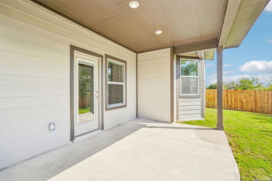 Exterior details and patio area of a home in Carmel Ranch, Schertz (Image 4).