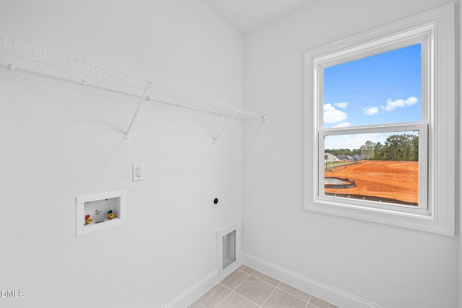 33 -154 Tennyson Dr_ Interior