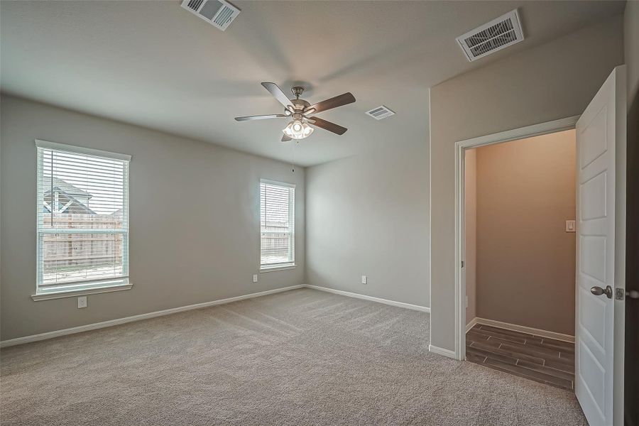Spacious, unfurnished interior of a new home in Lago Mar, Texas City (Image 37). Spacious, unfurnished interior of a new home in Lago Mar, Texas City (Image 37).