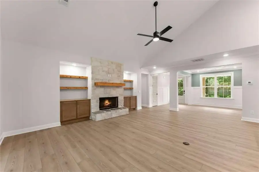 Spacious, unfurnished interior of a new home in , Clarkesville (Image 21).
