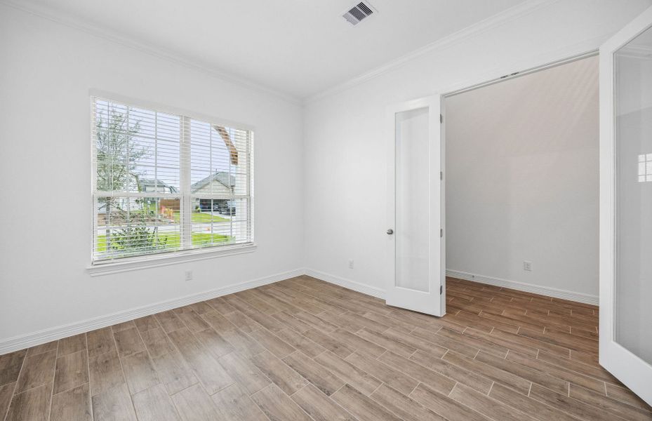 Spacious, unfurnished interior of a new home in Lago Mar, Texas City (Image 28). Spacious, unfurnished interior of a new home in Lago Mar, Texas City (Image 28).