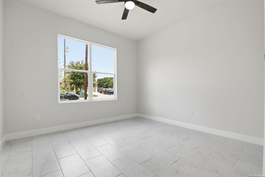 Spacious, unfurnished interior of a new home in , San Antonio (Image 15).