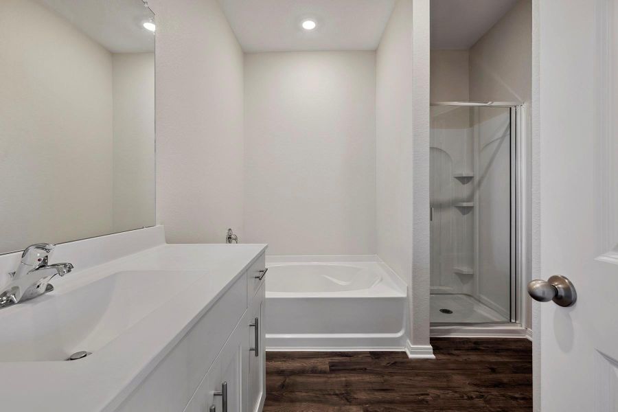 Furnished interior view inside a new home in Pinewood Trails, Cleveland (Image 8).