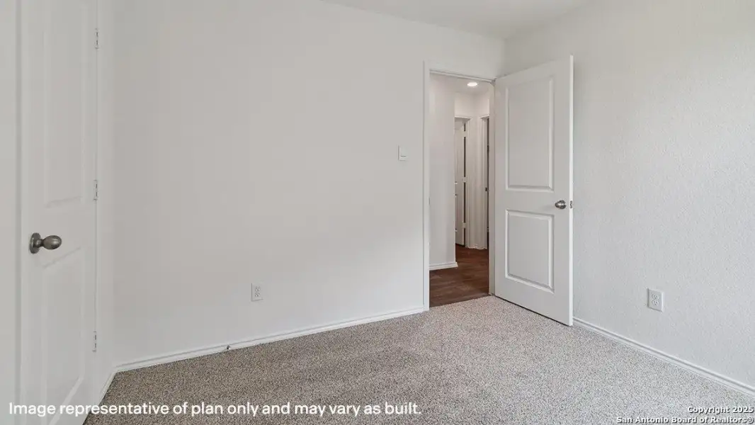 Spacious, unfurnished interior of a new home in Applewood, San Antonio (Image 25).