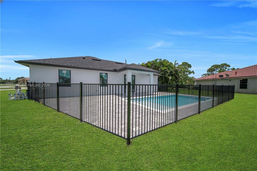 Exterior details and patio area of a home in , Cape Coral (Image 22).