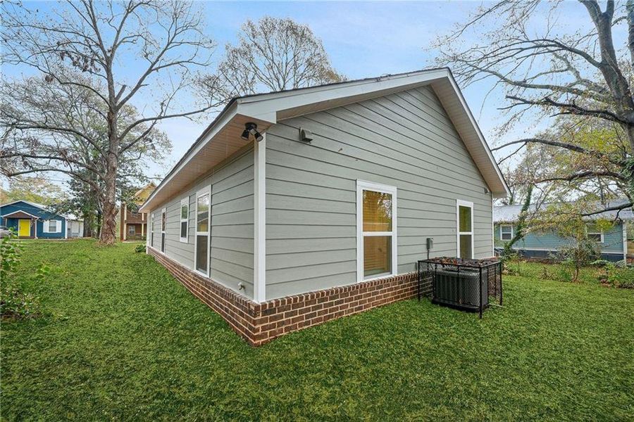 Exterior details and patio area of a home in , Atlanta (Image 19).