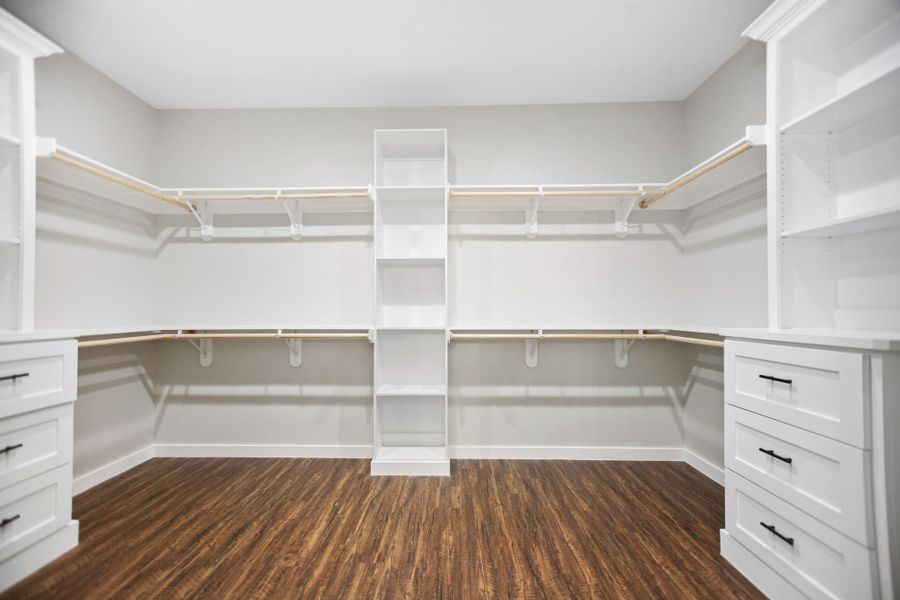 Spacious, unfurnished interior of a new home in , Huntington (Image 23).