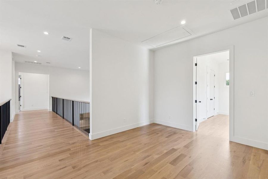 Spacious, unfurnished interior of a new home in , Dallas (Image 20).