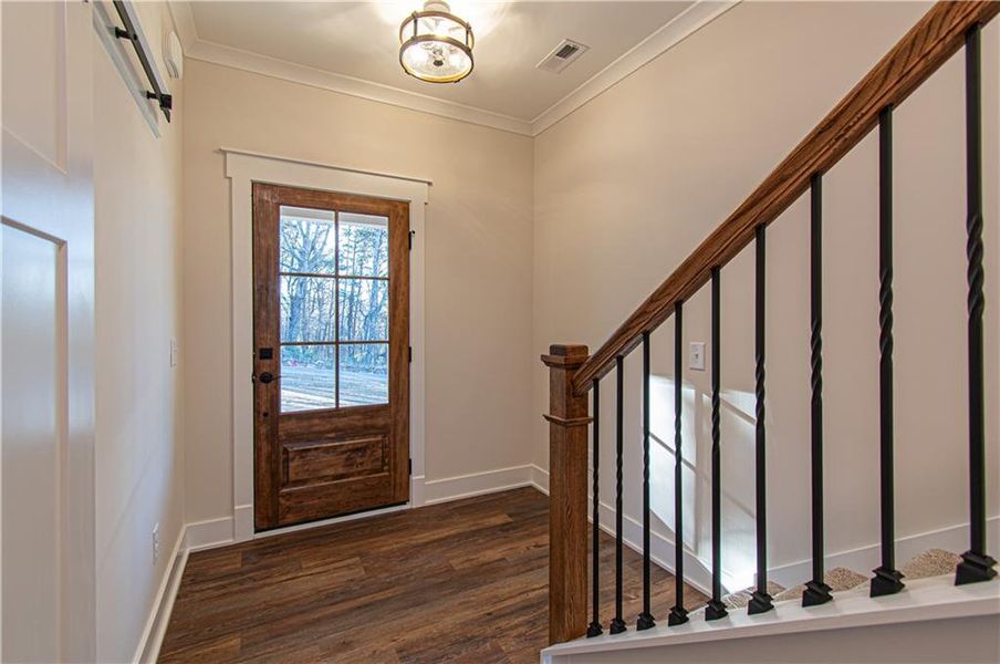 Spacious, unfurnished interior of a new home in , Jasper (Image 21).