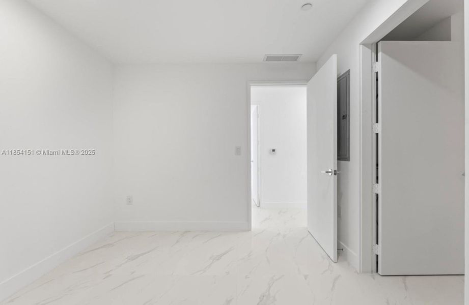 Spacious, unfurnished interior of a new home in , Miami (Image 19).
