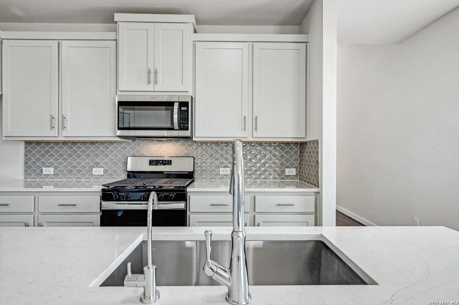 Furnished interior view inside a new home in Avondale, San Antonio (Image 6).