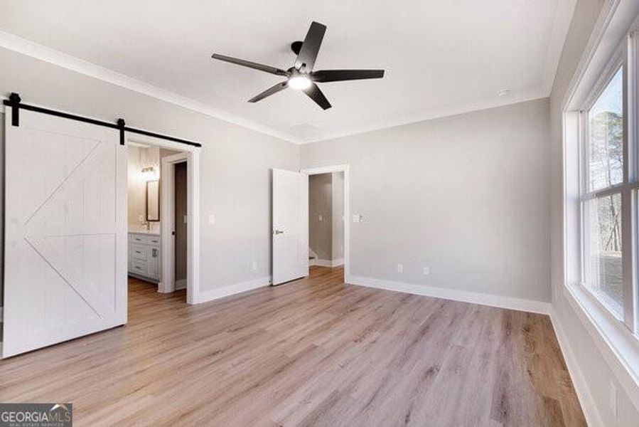 Spacious, unfurnished interior of a new home in , Clermont (Image 15).