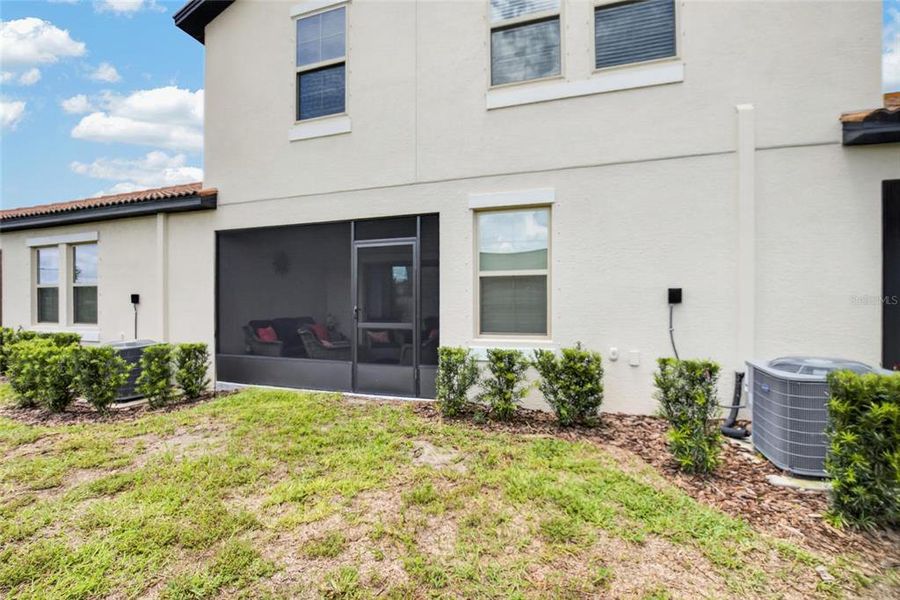 Exterior details and patio area of a home in Southshore Bay Active Adult, Wimauma (Image 29).