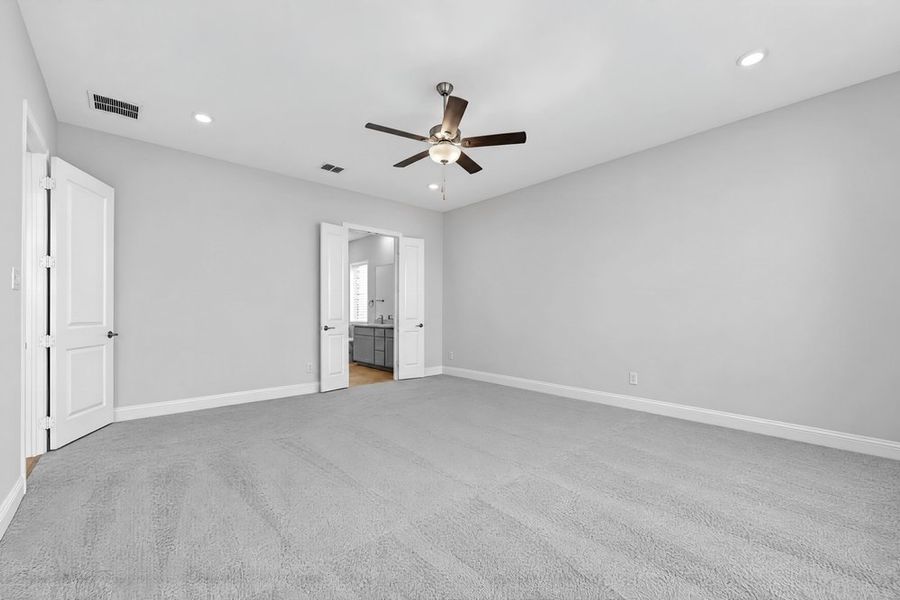 Spacious, unfurnished interior of a new home in South Oak, Lakewood Village (Image 21).