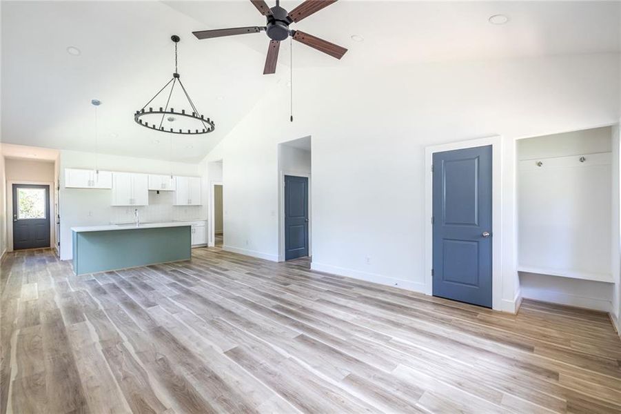 Spacious, unfurnished interior of a new home in , Atlanta (Image 40).
