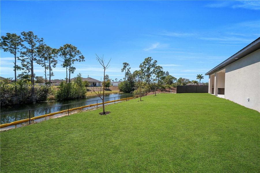 Exterior details and patio area of a home in , Cape Coral (Image 21).