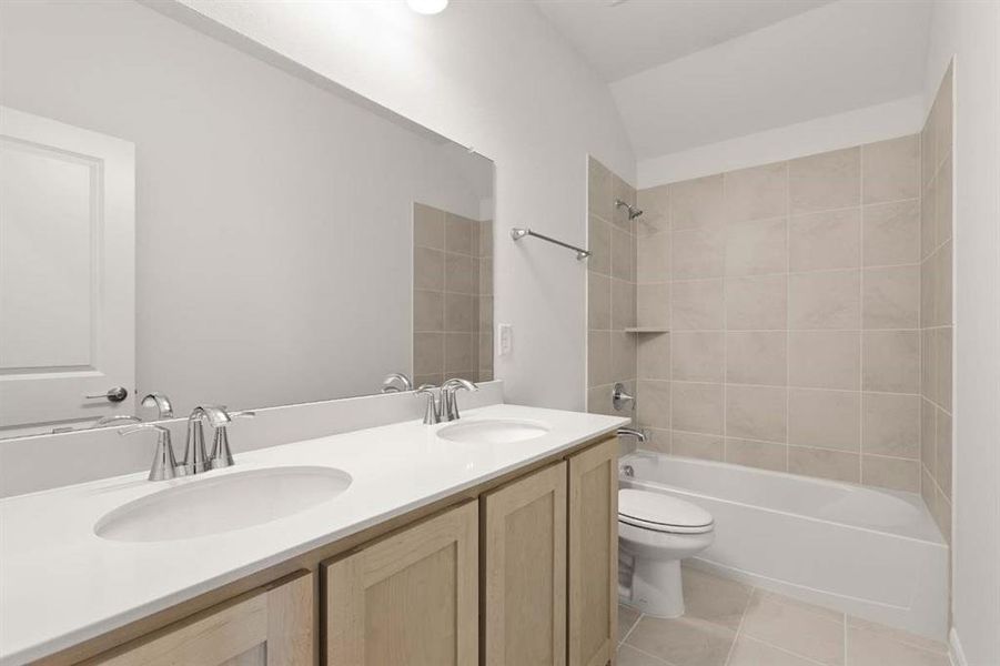 18-1020-wheatland-way-justin-tx-bathroom-dual-sinks-timberbrook 18-1020-wheatland-way-justin-tx-bathroom-dual-sinks-timberbrook
