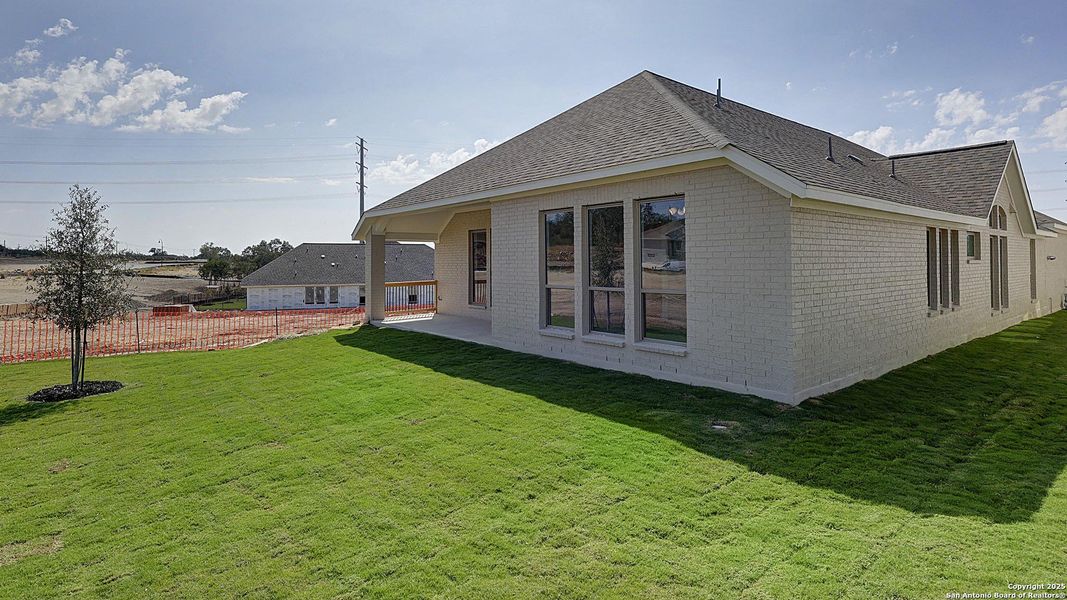 Exterior details and patio area of a home in Esperanza 50', Boerne (Image 24).