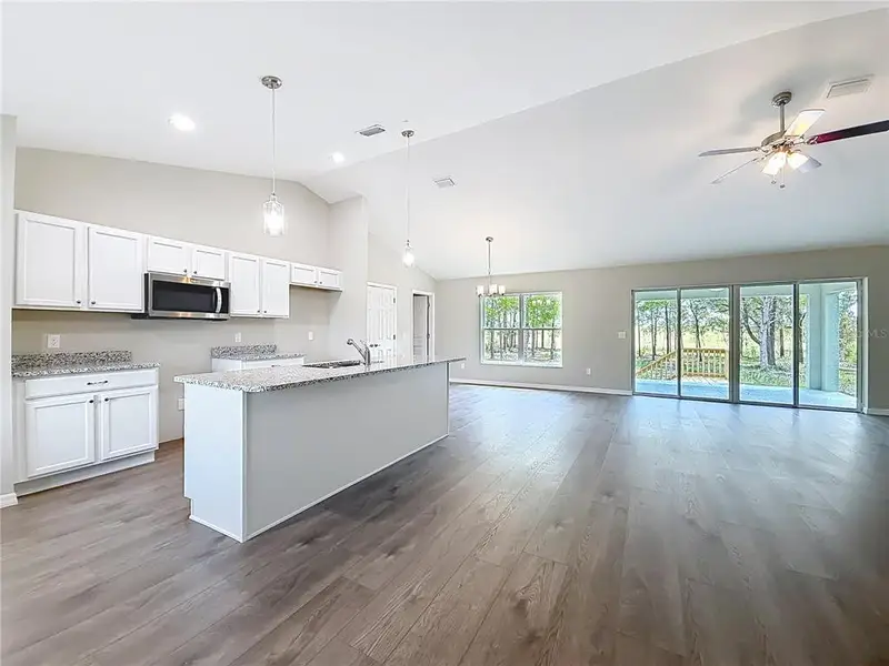 Spacious, unfurnished interior of a new home in , Dunnellon (Image 17).