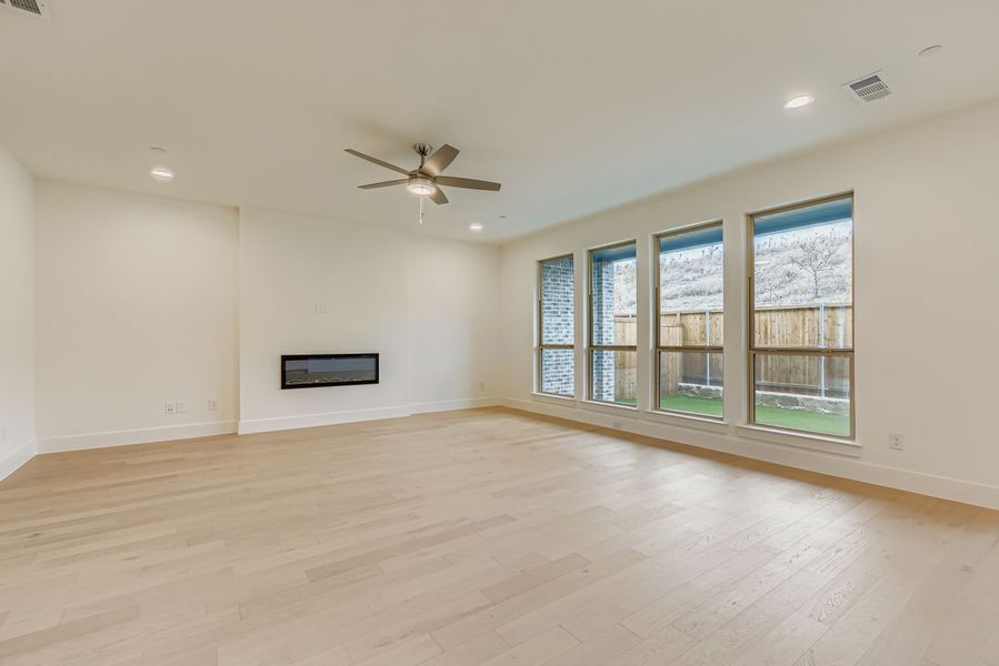 3529 Kings - Living Area 3529 Kings - Living Area