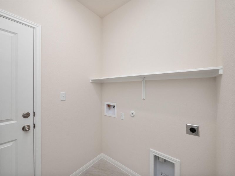 Spacious, unfurnished interior of a new home in Anthem Cottages, Kyle (Image 23).