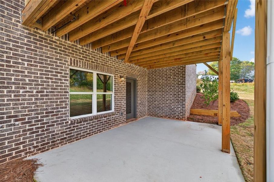 Exterior details and patio area of a home in , Gainesville (Image 37).