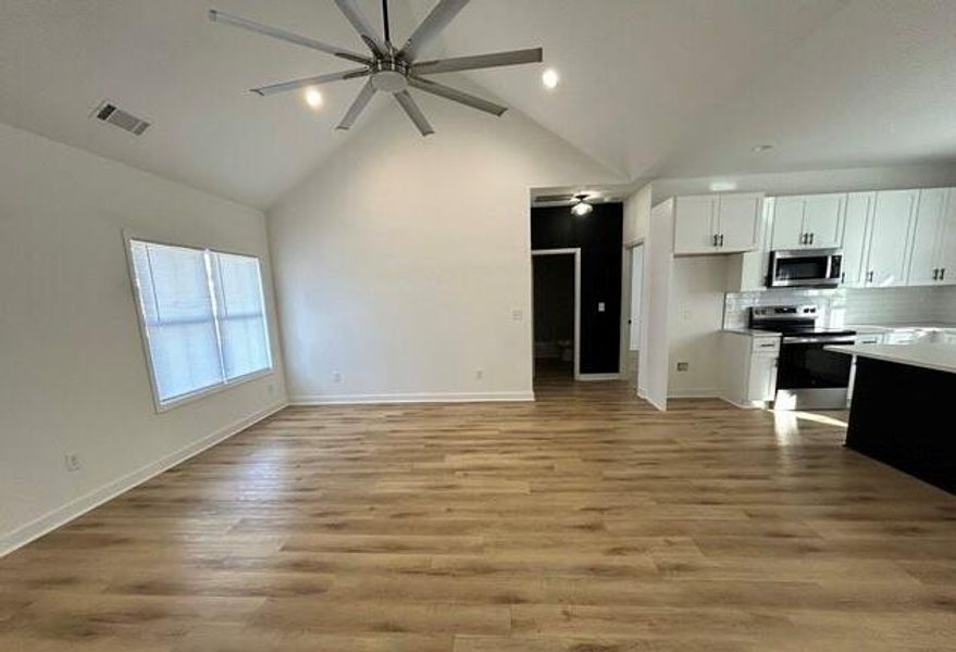 Spacious, unfurnished interior of a new home in , Buchanan (Image 26).