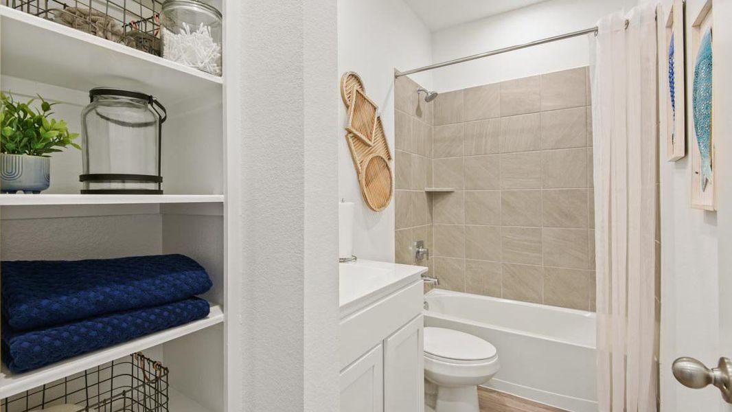 Furnished interior view inside a new home in Lake Conroe Cove, Willis (Image 28).