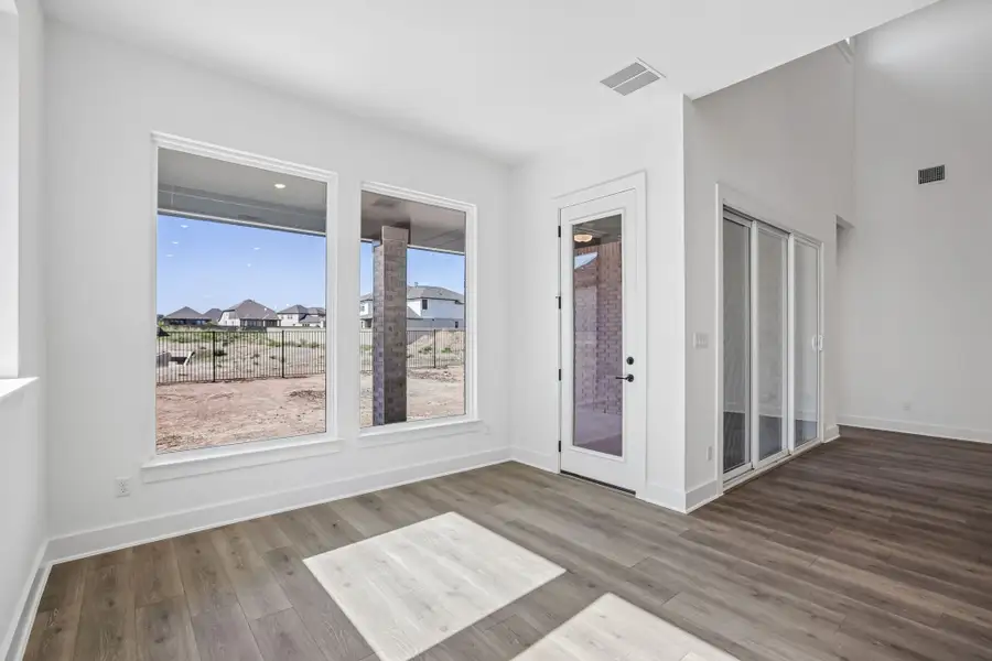 Representative unfurnished interior of a home built from the Anderson by Taylor Morrison in Easton Park, Austin (Image 19).